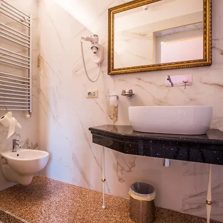 Guest house Trastevere Royal Trilussa 4*